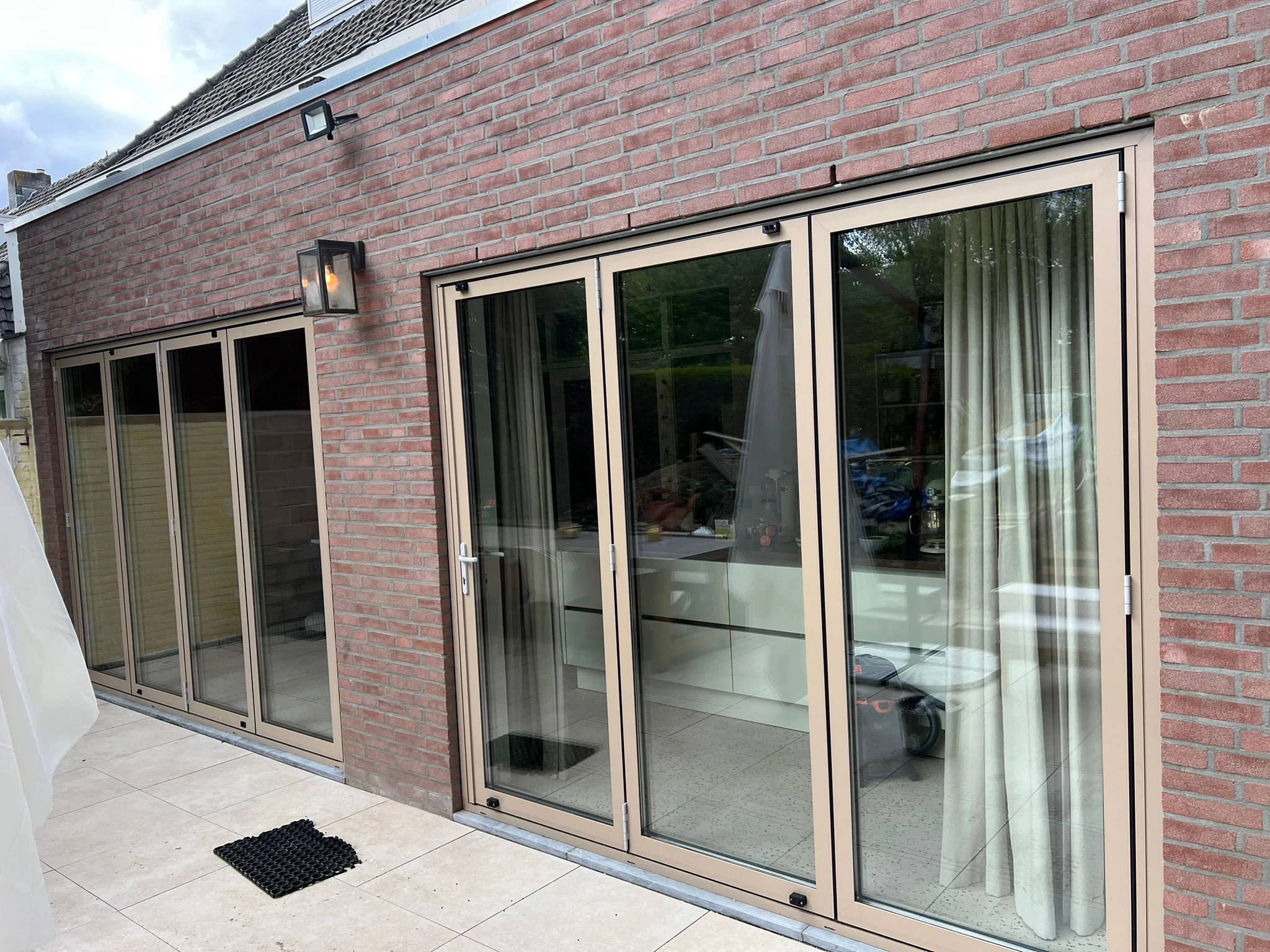Aluminium schuifpui kopen? Alles over de kosten, opties & voordelen